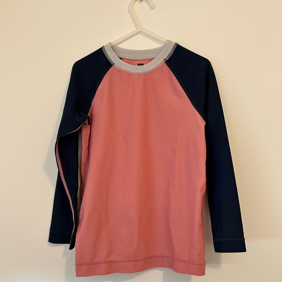 Tea rash guard - Picture 1 of 3